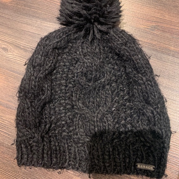 Black beanie - Picture 2 of 2
